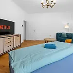 Moderne Bis Zu 6 Personen - Central- Free Parking - 3 Bedrooms - Netflix - Smart