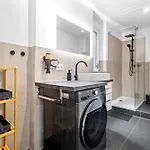 Moderne Bis Zu 6 Personen - Central- Free Parking - 3 Bedrooms - Netflix - Smart Apartamento