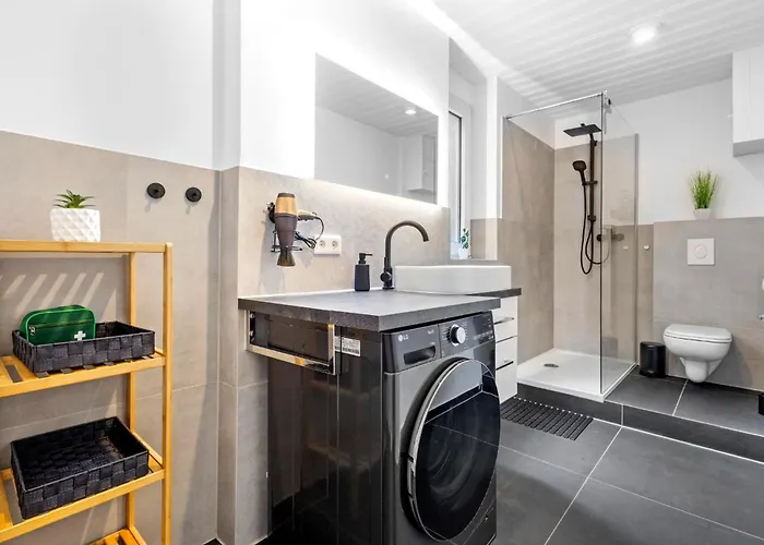 Moderne Bis Zu 6 Personen - Central- Free Parking - 3 Bedrooms - Netflix - Smart Διαμέρισμα
