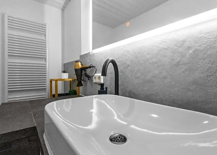 Διαμέρισμα Moderne Bis Zu 6 Personen - Central- Free Parking - 3 Bedrooms - Netflix - Smart Έσσεν