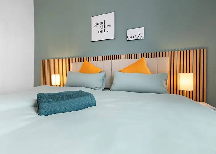 Moderne Bis Zu 6 Personen - Central- Free Parking - 3 Bedrooms - Netflix - Smart *